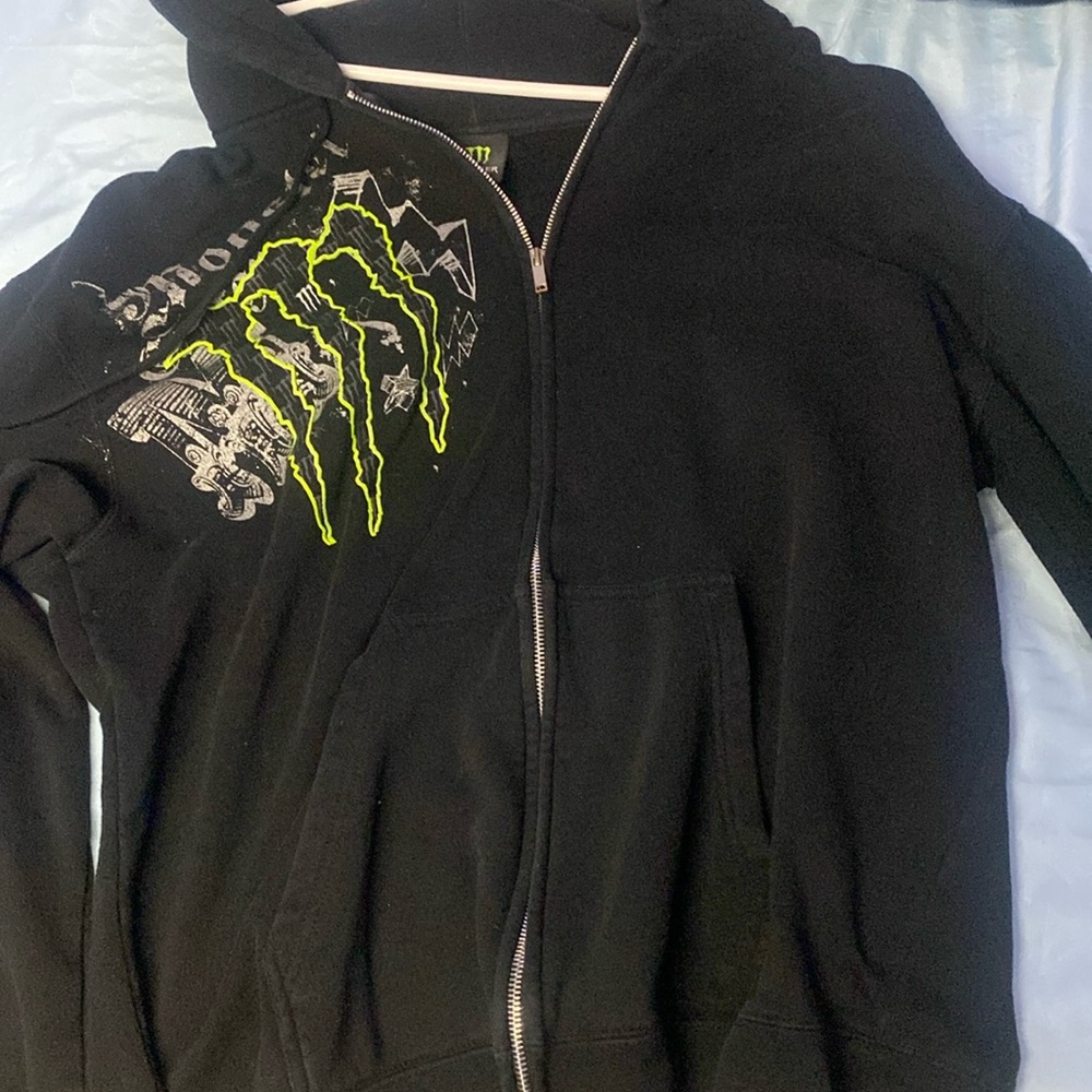 Vintage Fit Monster Drink Zipup Hoodie, good condition and comfortable